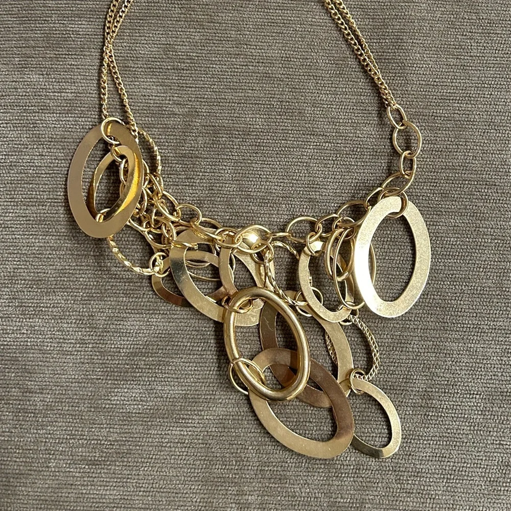 3 /$21⚡️Gold Tone Earring / Necklace Set - Picture 3 of 3